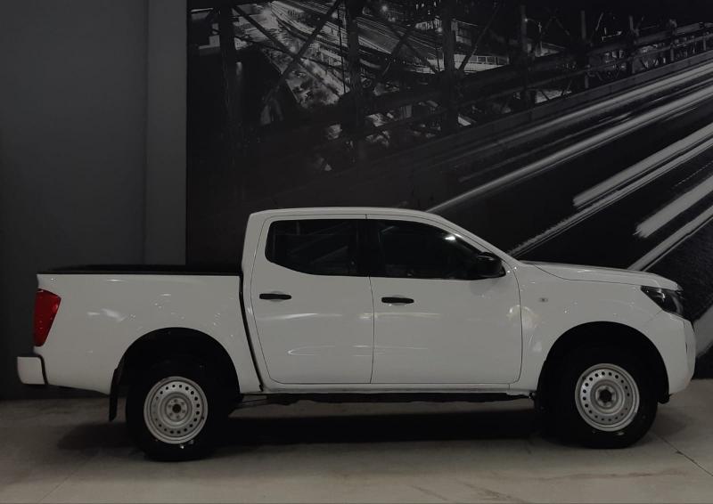 NISSAN NP 300 FRONTIER XE 2022 V4 MT BONO $35,000