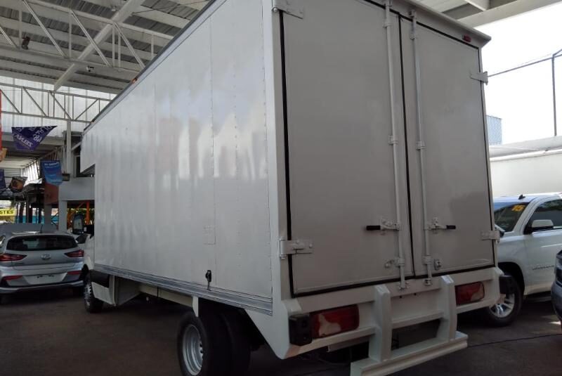 VW CRAFTER DIESEL 5 TONELADAS MT 2017