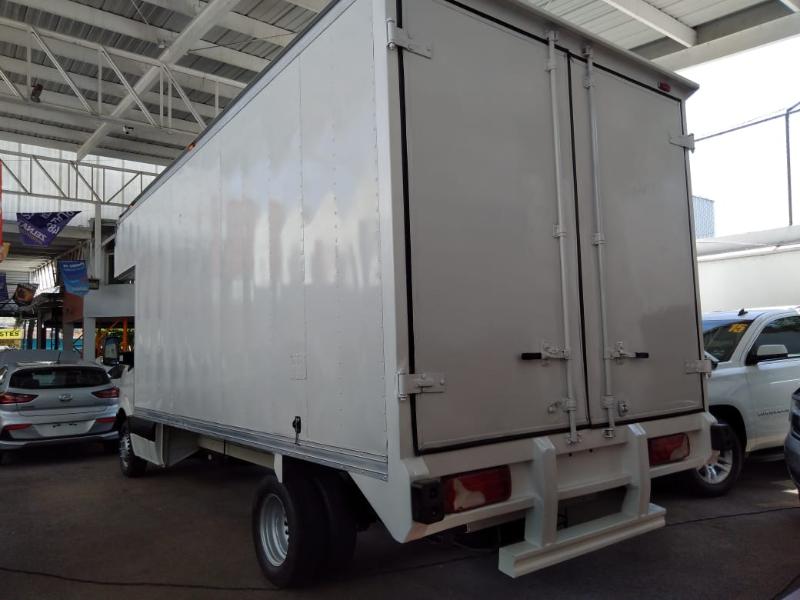 VW CRAFTER DIESEL 5 TONELADAS MT 2017