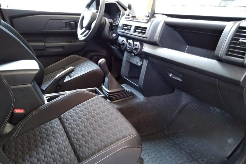 MITSUBUSHI L-200 SIN RODAR CON GARANTIA 2025 MT 4X2