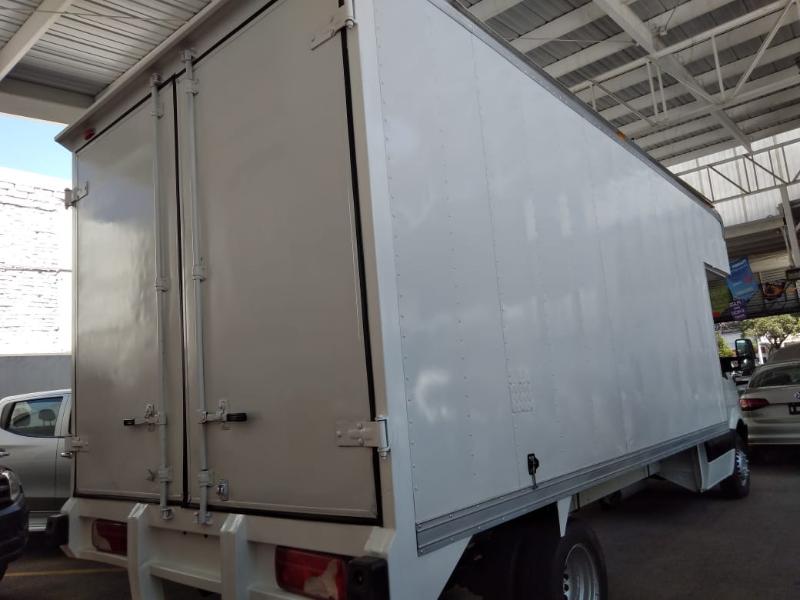 VW CRAFTER DIESEL 5 TONELADAS MT 2017