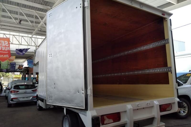 VW CRAFTER DIESEL 5 TONELADAS MT 2017