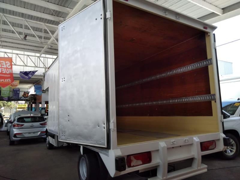 VW CRAFTER DIESEL 5 TONELADAS MT 2017