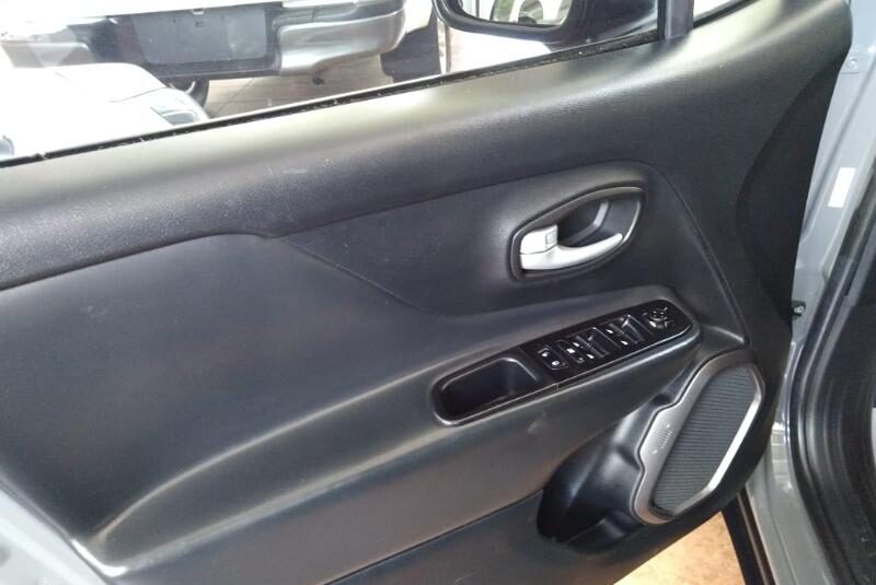 JEEP RENEGADE LATITUDE 2023 AUT