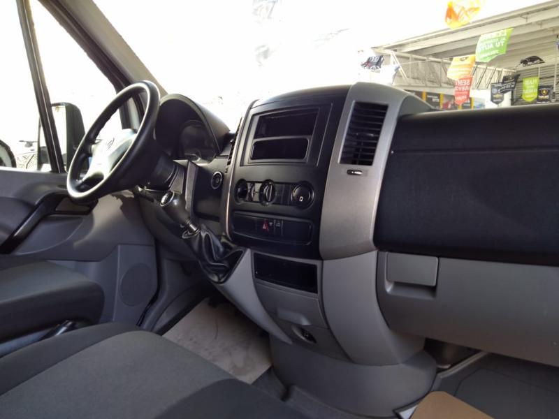 VW CRAFTER DIESEL 5 TONELADAS MT 2017