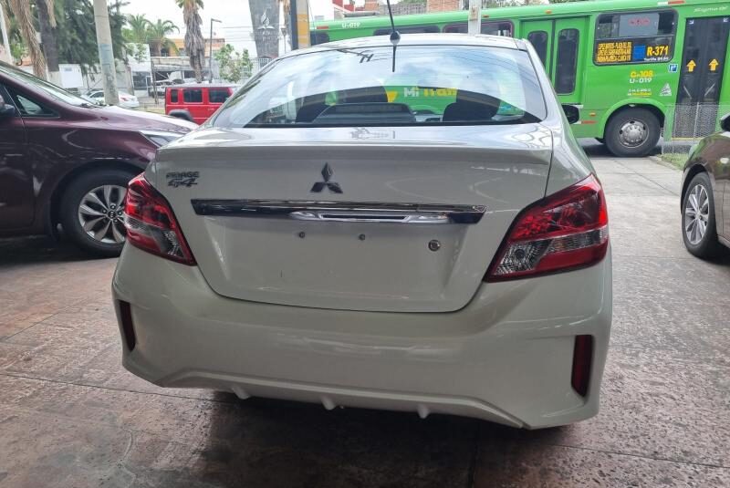 MITSUBISHI MIRAGE G4 GLX AUT V3 2022