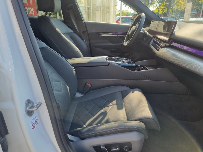 BMW i5 M60 xDRiVE SEDAN 2025 SIN RODAR ELECTRICO