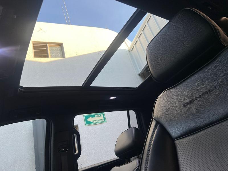 GMC YUKON DENALI AUT V8 2025 4X4